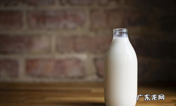 喝奶为什么可以有助睡眠,为什么晚上喝牛奶睡眠好