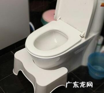 坐马桶踩凳子科学,为什么有人蹲马桶踩凳子