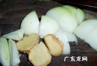 鸡肉炖土豆的家常做法,鸡肉炖土豆怎么做才好吃