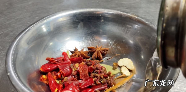 鸡肉炖土豆的家常做法,鸡肉炖土豆怎么做才好吃
