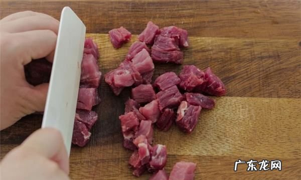牛肉香肠做法大全,牛肉香肠的制作方法及配方