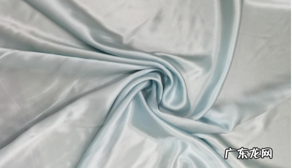 百分百桑蚕丝衣服怎么洗,桑蚕丝衣服褪色怎么恢复颜色