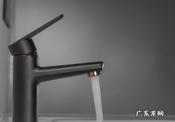 200和一千的马桶区别,抽水马桶和虹吸马桶的区别