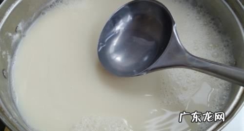 防止豆腐粘布应该怎么处理,豆腐染色用什么方法