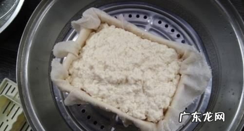 防止豆腐粘布应该怎么处理,豆腐染色用什么方法