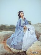 齐腰汉服怎么穿一片式有孔,汉服一片式穿孔裙的穿法