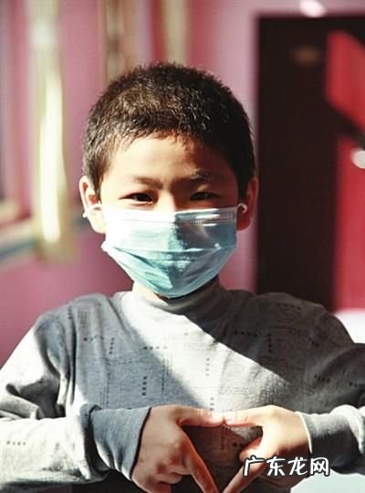两岁多的小孩上飞机需要户口本,2岁半小孩没有户口本可以坐飞机