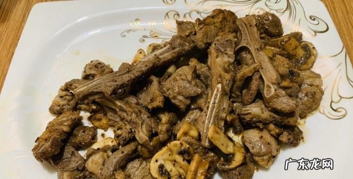 带骨羊肩肉怎么做好吃,精肉汤怎么做