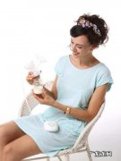 职场妈妈怎么样母乳喂养,6个月后上班怎么喂母乳比较好