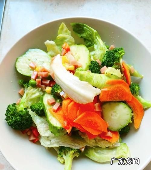 怎么样做沙拉蔬菜,蔬菜沙拉的制作方法