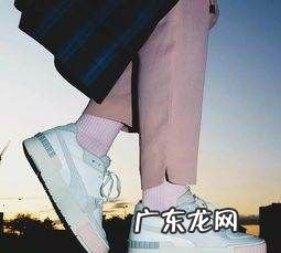 女运动鞋搭配技巧,运动鞋穿什么衣服比较搭配