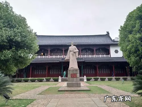 光照临川之笔临川是指,滕王阁序中的临川指的是