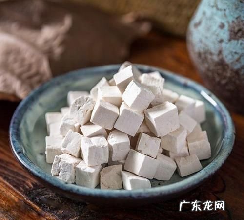 哪类人不宜吃茯苓,茯苓功效与作用的功效与作用及禁忌症有