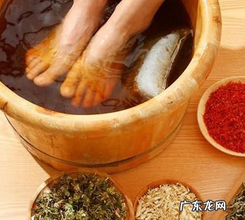 艾灰泡脚有什么作用和功效,艾柱燃烧后的灰有什么作用