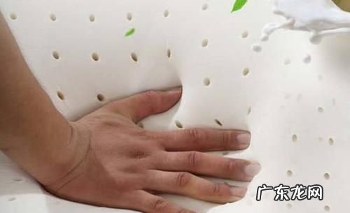 乳胶枕发黄了为什么,乳胶枕变黄掉渣怎么办