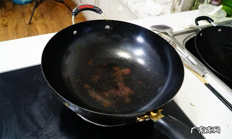 铁锅生锈了怎么办,铁锅底生锈怎么去除家有妙招