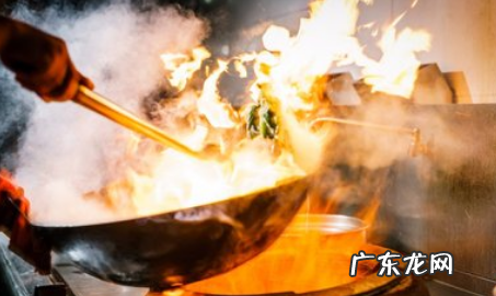 烟道里的油都流到哪了,公共烟道的油烟是往上还是往下