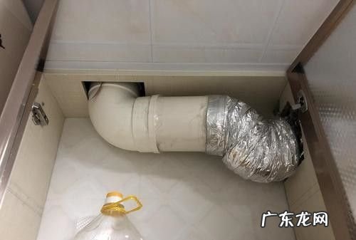 烟道里的油都流到哪了,公共烟道的油烟是往上还是往下