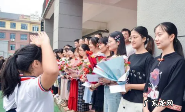 有关认真上课的格言,大学生按时上课的重要性英语作文