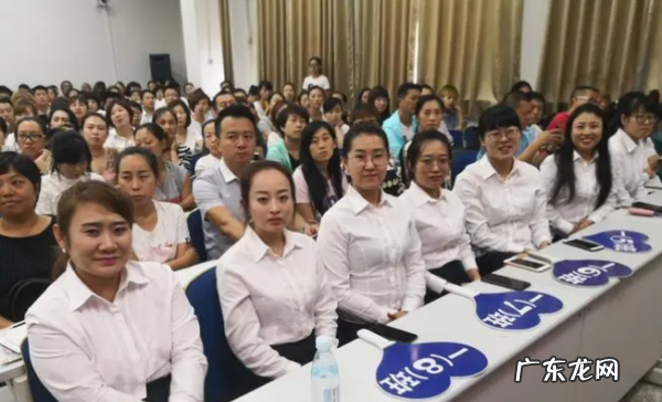 有关认真上课的格言,大学生按时上课的重要性英语作文