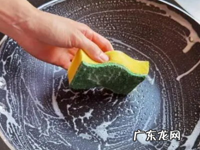 铁锅怎样开锅不粘不锈,新铁锅怎么开锅不生锈不粘锅