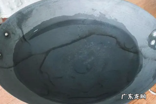 铁锅怎样开锅不粘不锈,新铁锅怎么开锅不生锈不粘锅