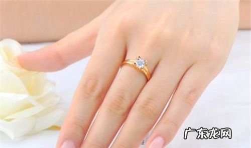 结婚戒指戴哪个手指,结婚带戒指是戴哪个手