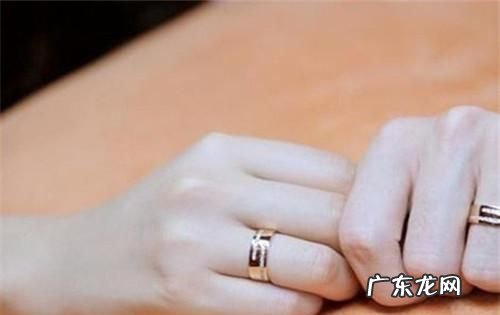 结婚戒指戴哪个手指,结婚带戒指是戴哪个手