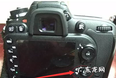 如何调节单反的光圈,单反相机怎样调光圈