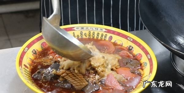 起锅烧油放葱姜蒜台词,在家如何炒一盘完美的蒜苔炒肉
