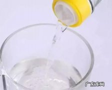 米醋是白醋吗,米醋和白醋一样为嘛