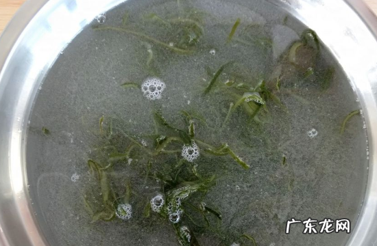 盐渍海带怎么泡发,超市里买来的海带丝上面带盐怎么洗怎么个做法