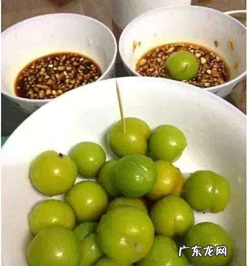 菠萝蘸酱油是不是更甜,菠萝蘸酱油