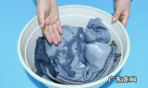 牛仔裤怎么洗,牛仔裤的洗涤方法不掉色