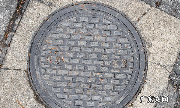 井盖为什么是圆的,井盖为什么是圆的