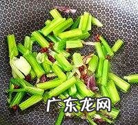 干煸鱼怎么做好吃又简单,干煸白条鱼的做法