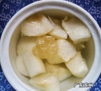 梨子蒸冰糖有什么功效,冰糖炖雪梨的功效与作用