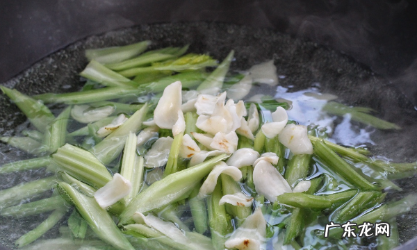 虾仁炒芹菜的做法,虾仁炒芹菜的家常做法窍门