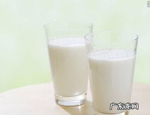 长期不喝水只喝牛奶会怎样,每天只喝牛奶不喝水会怎么样