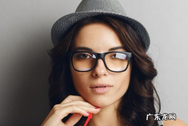 如何去掉眼镜反光,如何用PS去除相片中眼镜上的反光绿色具体步骤要通俗的_百度知 ...