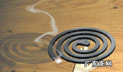 房间内开空调点蚊香是否有害,开空调点蚊香会中毒