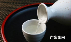 不同牌子的酒精可以混在一起吗,两个不同品牌的75%的酒精能兑在一起