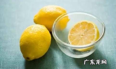 喝柠檬水对牙齿有伤害,喝柠檬水会让牙齿变黄