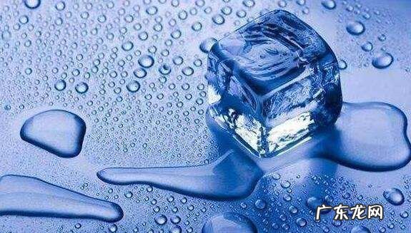 水变成冰质量会变,水结成冰后体积增加0冰化成水