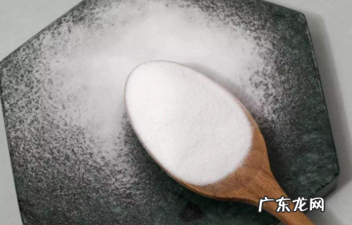 白鞋刷完晒干变黄了怎么办,刷完鞋子干了发黄怎么处理最有效发霉黑鞋