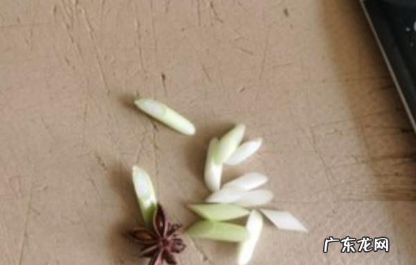 焖干面怎么做简单又好吃,怎样用干面条做焖面好吃