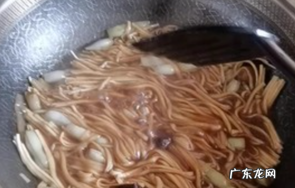 焖干面怎么做简单又好吃,怎样用干面条做焖面好吃