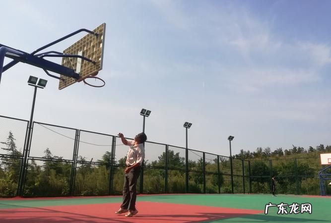 去打篮球要带什么,打篮球比赛需要准备什么药