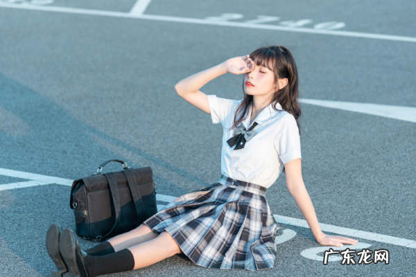 jk怎么洗不会炸褶,jk炸褶怎么处理没有熨斗