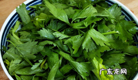 芹菜叶子怎么做好吃,芹菜叶怎么做好吃又简单
